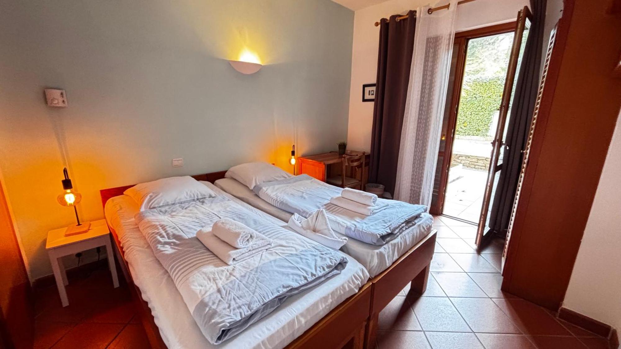Hotel La Bastide Le Lavandou Exteriör bild