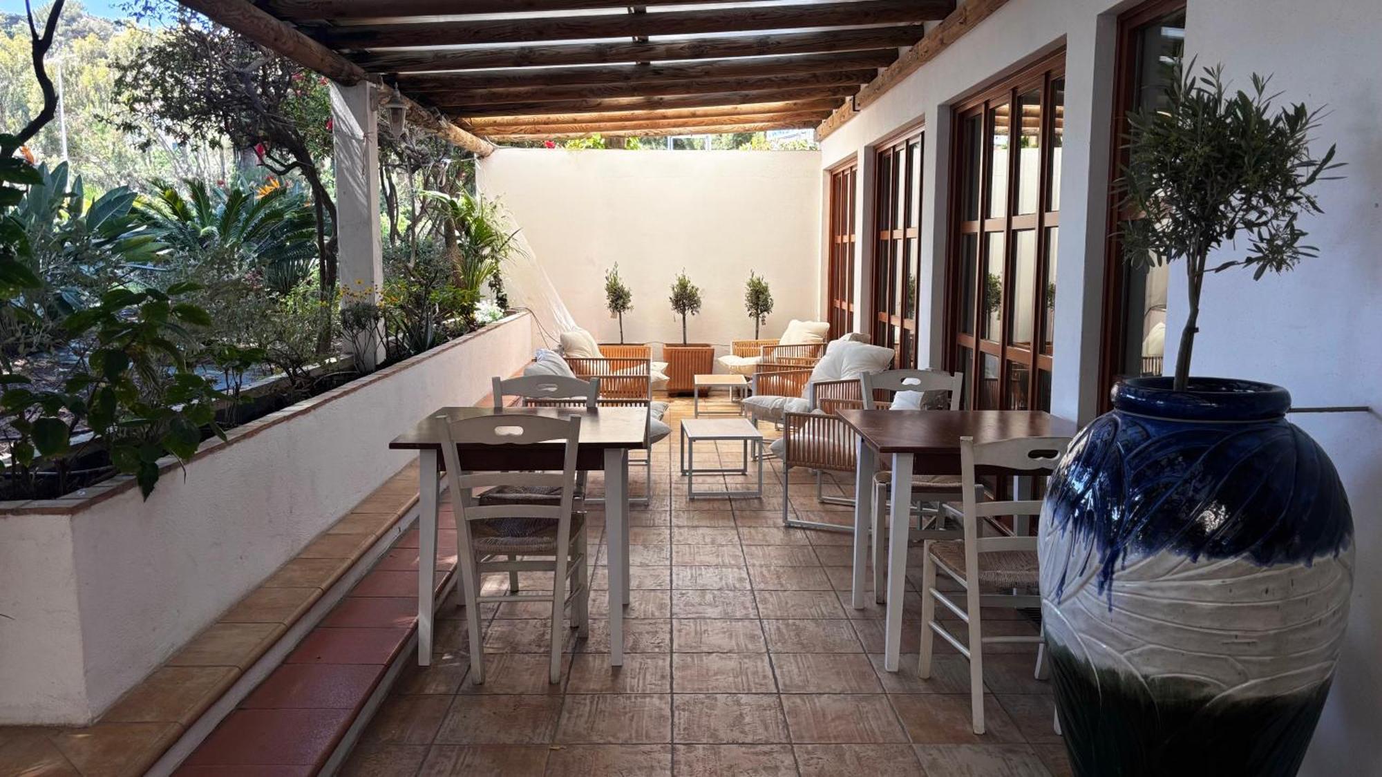 Hotel La Bastide Le Lavandou Exteriör bild