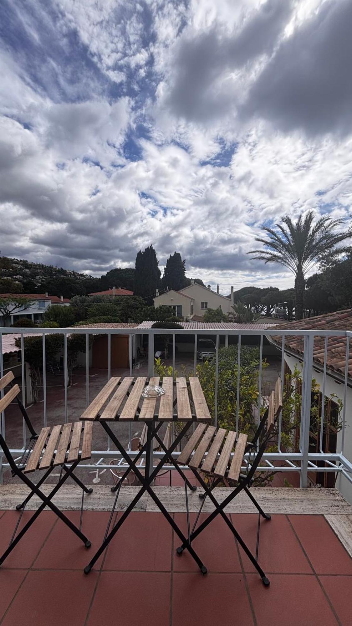 Hotel La Bastide Le Lavandou Exteriör bild