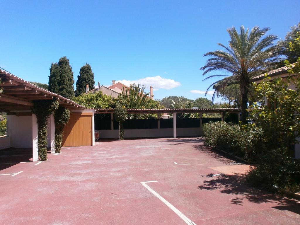 Hotel La Bastide Le Lavandou Exteriör bild