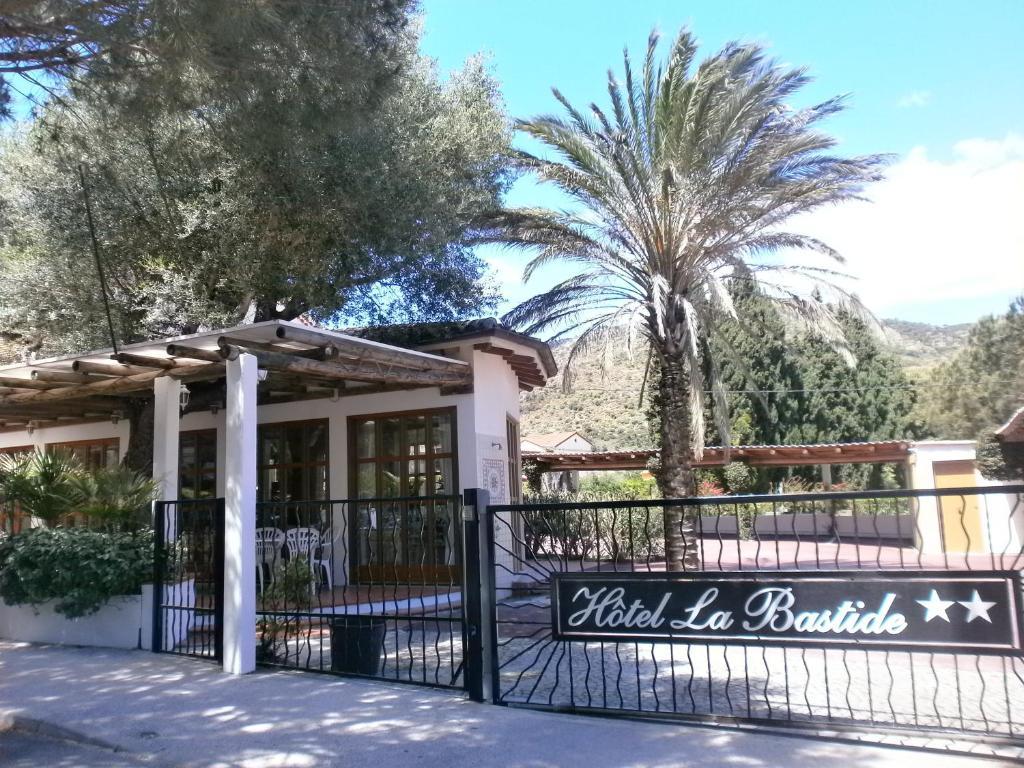 Hotel La Bastide Le Lavandou Exteriör bild